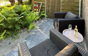 Cozy Home In Noordscheschut With Wifi