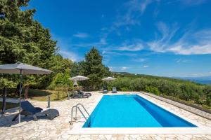 Villa Pinia Holiday home with a pool 