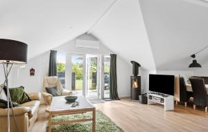 Amazing Home In Gedser With Kitchen