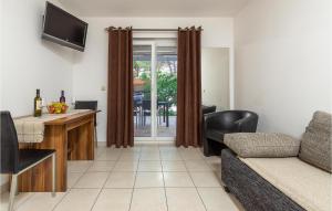 Gorgeous Apartment In Medulin With Wifi