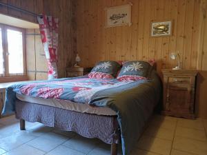B&B / Chambres d'hotes La Grand-Raie Table d-hotes : photos des chambres