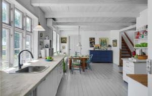 Stunning Home In Errindlev With Wifi