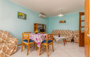 1 Bedroom Amazing Apartment In Pula