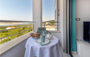 1 Bedroom Cozy Apartment In Jadranovo 