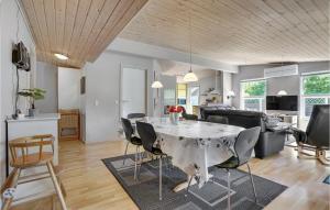 Pet Friendly Home In Væggerløse