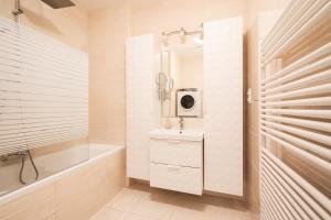 Angel Apartment with Free Garage Parking