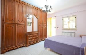 Stunning Apartment In Marina Di Caronia