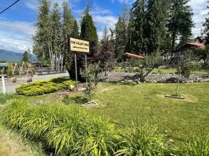 The Valley View Cabins and Event Center - Yahk