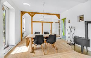 Stunning Apartment In Højer With Wifi