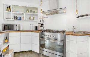 Stunning Apartment In Højer With Wifi