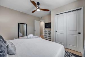 Chic Riverfront apartment in downtown San Marco