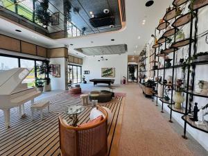 Golfville LighthouseDubai Hills