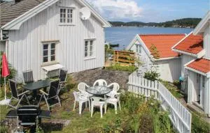 Amazing Home In Staubø With Wifi - Staubø