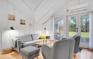 Three-Bedroom Holiday Home In Oksbol