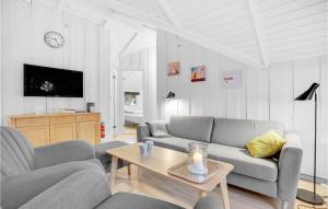 Three-Bedroom Holiday Home In Oksbol