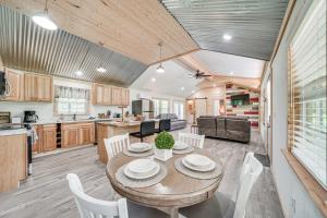 Secluded Broken Bow Cabin with Fishing Pond and Views!