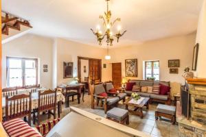 Calliopes Stone Manor