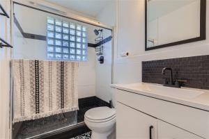 15-mins from DIA, Fenced-Yard, Garage, Remodeled