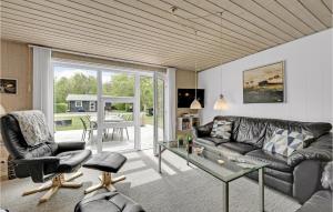Four-Bedroom Holiday Home In Hemmet