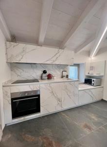 Absentia 1763 Garda Boutique Home - Lake front
