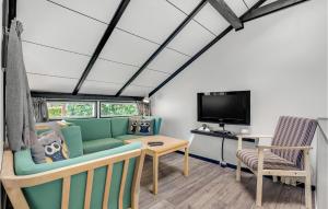 Nice Home In Toftlund With Wifi