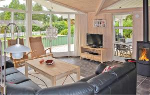 Holiday Home Hybenvænget Hejls Vi