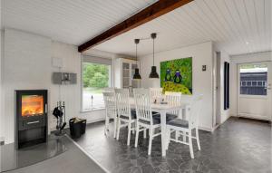 Gorgeous Home In Toftlund With Wifi