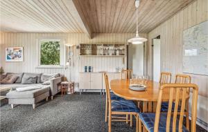 Holiday Home Nøddevænget Hejls Iii