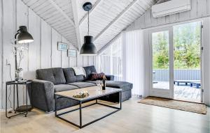 2 Bedroom Nice Home In Skibby