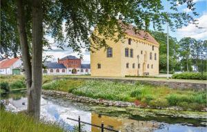 5 Bedroom Gorgeous Home In Tomelilla