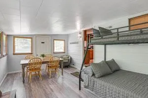 Home with Bunkroom 2 Mi to Hatfield and McCoy Trail - 普林斯顿