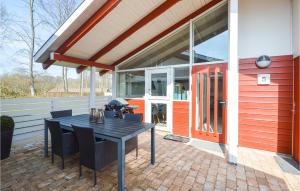Lovely Home In Aabenraa With Kitchen