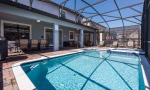 Traditional 7 Bdrm Home with Spa in Champions Gate
