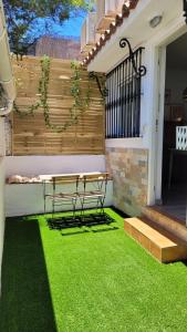 "COZY HOME", TERRACE, PARKING and POOL