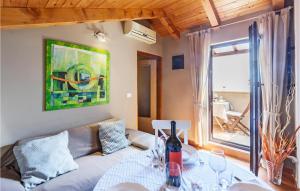 Cozy Apartment In Novigrad With Wifi