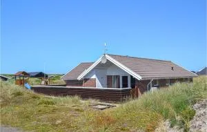 4 Bedroom Amazing Home In Hvide Sande - 比耶勒高