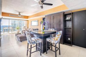 Luxury Oceanfront 5 Pools Restaurant BBQ Sunsets