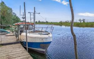 2 Bedroom Lovely Home In Oslonka