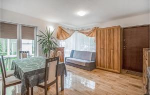 2 Bedroom Lovely Home In Oslonka