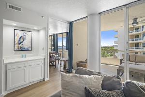 East Pass Towers 303N