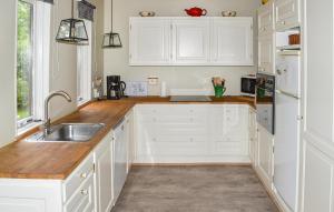 3 Bedroom Amazing Home In Mariager