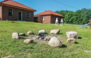 2 Bedroom Lovely Home In Glowczyce - Główczyce