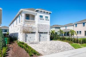 Sophisticated 6 Bdrm Villa with Movie Room at Encore