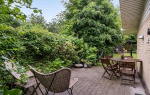 3 Bedroom Cozy Home In Egå