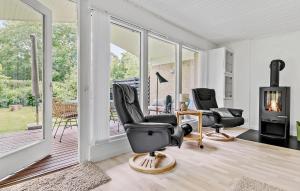 3 Bedroom Cozy Home In Egå