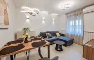 Awesome Apartment In Muntic With Wifi