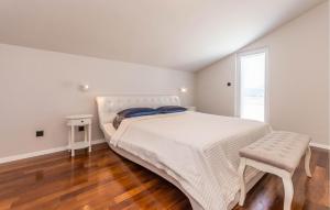 Amazing Home In Gornje Rastane