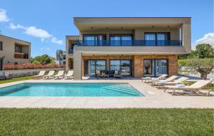 Amazing Home In Medulin