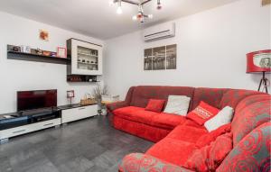 2 Bedroom Nice Apartment In Rab 