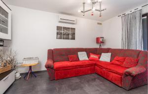 2 Bedroom Nice Apartment In Rab